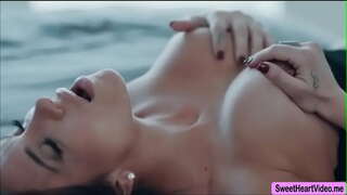 Jaclyn Taylor didnt silindele ukuba wabelane ngesondo kunye Liv Wild kwaye ufikelelo kwincam yoluvo yesondo