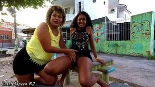 Novinha tira egy szempillaspirál com o casal sapeca