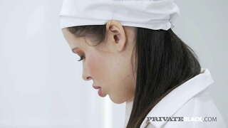 Uit te eet in die kombuis! Verleidelike babe Cassie Vuur tevrede met die BBC vleis, neem dit diep in haar vagina totdat dit is tyd vir&#039;n paar anaal! Bon Eetlus! Volle Flick &amp;amp; 1000 Meer by PrivateBlack.com!