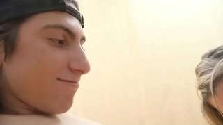 ���රුණ මචෝ ලැබෙන excelent deepthroat සිට දුබුරු MILF