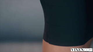 VIXEN ဝမ်းထဲငယ်ှဌေး VIXEN ဝမ်းထဲငယ်ှဌေး