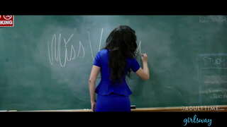 המורה MILF אנג &#039; לה לבן אוהב את התלמידים.