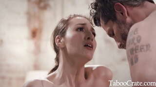 رئيسي يستحق مني - بيلا رولان