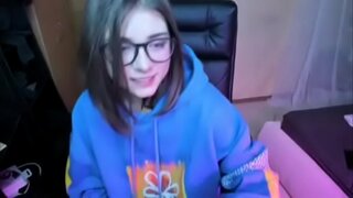 Pendejita spelen met dildo